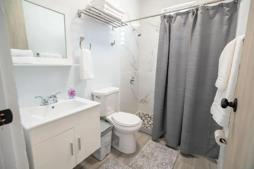 3 Santurce 2 Bedroom 1Bathroom Apt San Juan